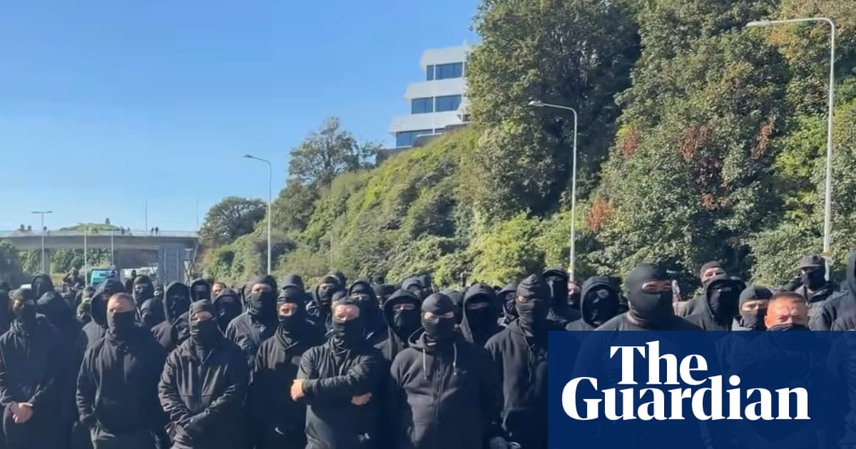 Number of UK anti-migrant vigilante groups surges in last 18 months